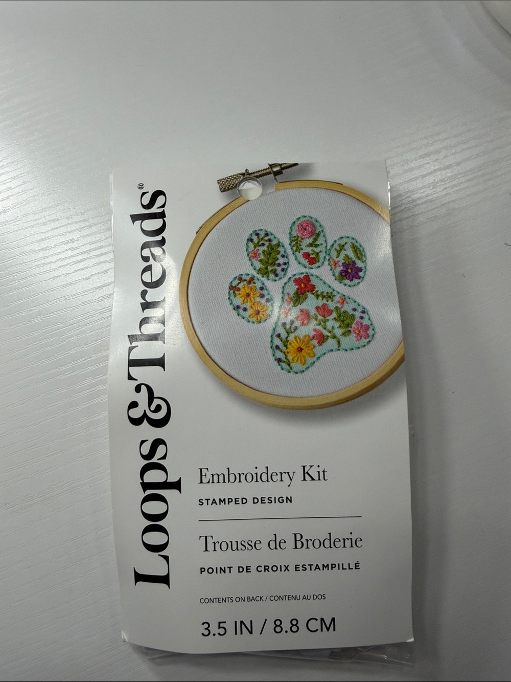 Loops & Threads Floral Paw Embroidery Kit - White